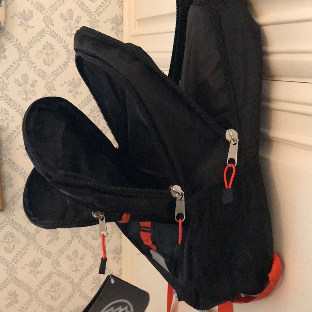 Mountain edge backpack! - Picture 7 of 7